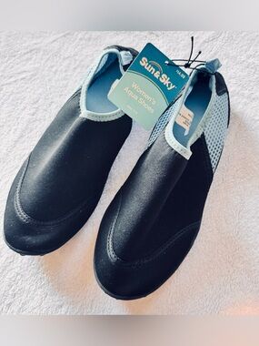 Sun & Sky Women's Aqua Shoes - Black with Light Blue Trim Sz 5-6.             #9